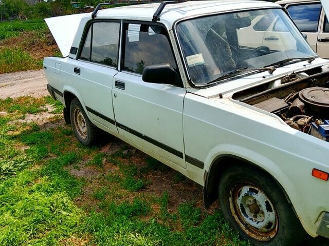 Белый ВАЗ 2107, объемом двигателя 1.5 л и пробегом 0 тыс. км за 750 $, фото 7 на Automoto.ua