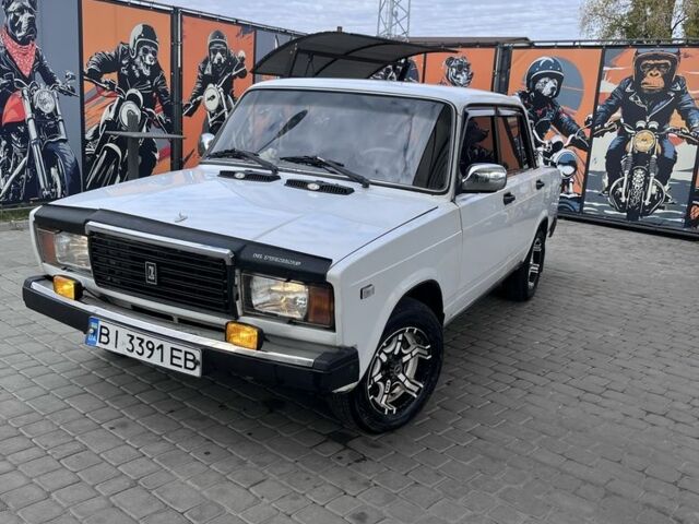 ВАЗ 2107 1992 у Кременчуге на Automoto.ua Білий ВАЗ 2107, об'ємом двигуна 1.5 л та пробігом 158 тис. км за 1150 $, фото 2 на Automoto.ua