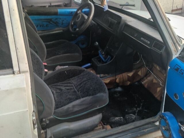 Білий ВАЗ 2107, об'ємом двигуна 0 л та пробігом 999 тис. км за 600 $, фото 3 на Automoto.ua