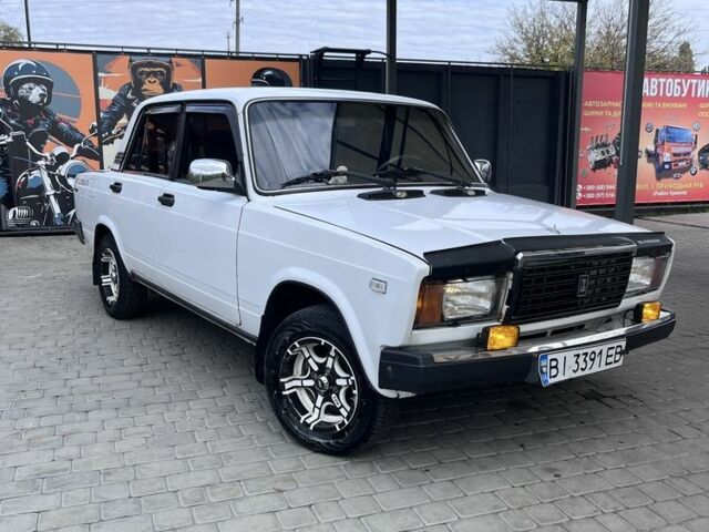 ВАЗ 2107 1992 у Кременчуге на Automoto.ua Білий ВАЗ 2107, об'ємом двигуна 1.5 л та пробігом 158 тис. км за 1150 $, фото 3 на Automoto.ua