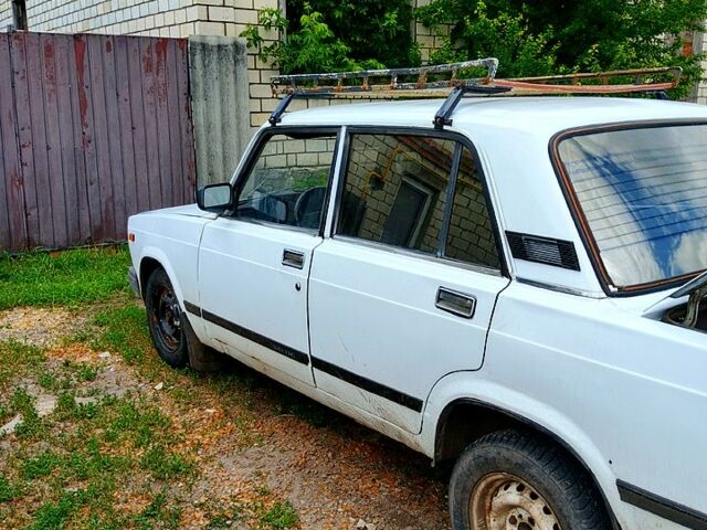 Белый ВАЗ 2107, объемом двигателя 1.5 л и пробегом 0 тыс. км за 750 $, фото 3 на Automoto.ua