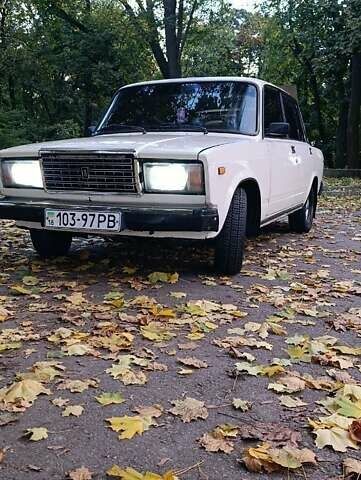 Белый ВАЗ 2107, объемом двигателя 1.5 л и пробегом 90 тыс. км за 1500 $, фото 9 на Automoto.ua