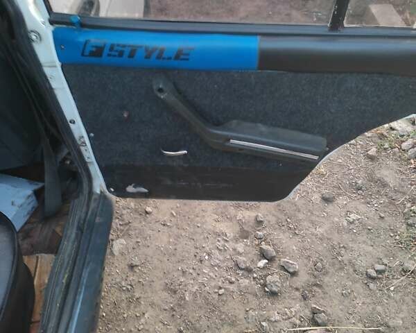 Белый ВАЗ 2107, объемом двигателя 1.6 л и пробегом 999 тыс. км за 600 $, фото 11 на Automoto.ua