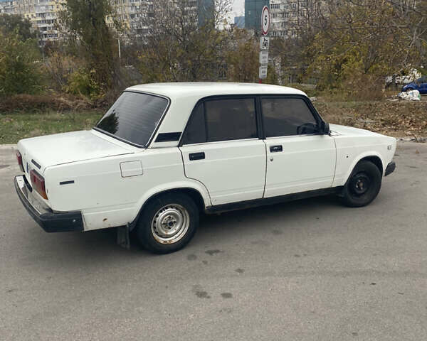 Білий ВАЗ 2107, об'ємом двигуна 1.45 л та пробігом 100 тис. км за 1299 $, фото 10 на Automoto.ua