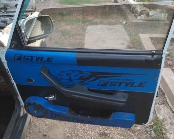 Белый ВАЗ 2107, объемом двигателя 1.6 л и пробегом 999 тыс. км за 600 $, фото 10 на Automoto.ua