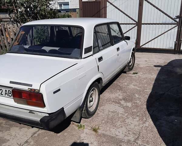Белый ВАЗ 2107, объемом двигателя 1.45 л и пробегом 49 тыс. км за 1500 $, фото 4 на Automoto.ua