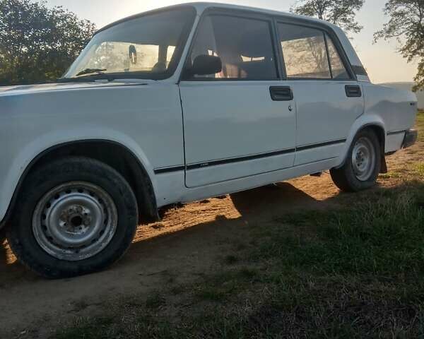 ВАЗ 2107 1992 в Могилев-Подольском на Automoto.ua Белый ВАЗ 2107, объемом двигателя 1.5 л и пробегом 398 тыс. км за 700 $, фото 10 на Automoto.ua
