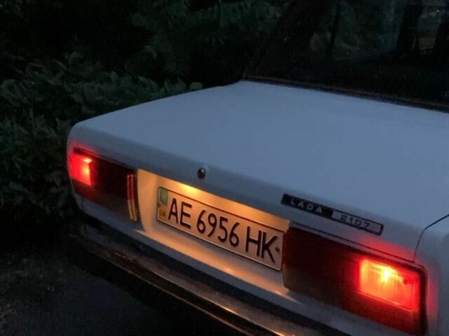 Белый ВАЗ 2107, объемом двигателя 1.6 л и пробегом 250 тыс. км за 880 $, фото 1 на Automoto.ua