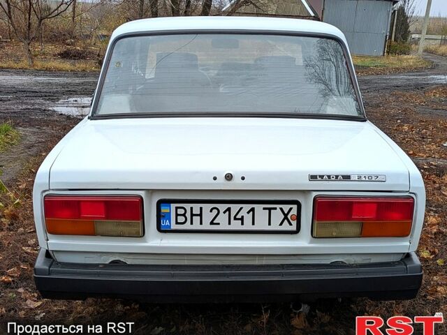 Білий ВАЗ 2107, об'ємом двигуна 1.5 л та пробігом 100 тис. км за 1300 $, фото 2 на Automoto.ua