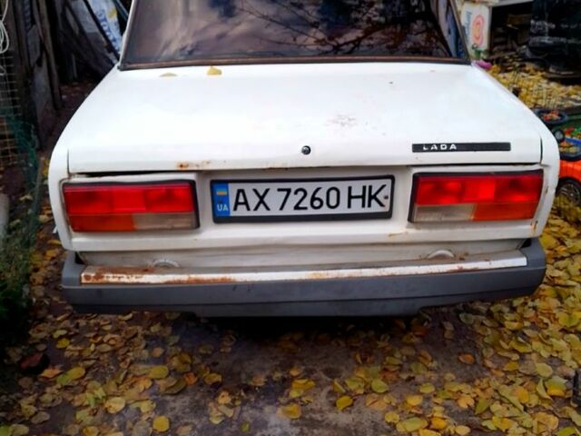 Белый ВАЗ 2107, объемом двигателя 1.5 л и пробегом 111 тыс. км за 500 $, фото 2 на Automoto.ua