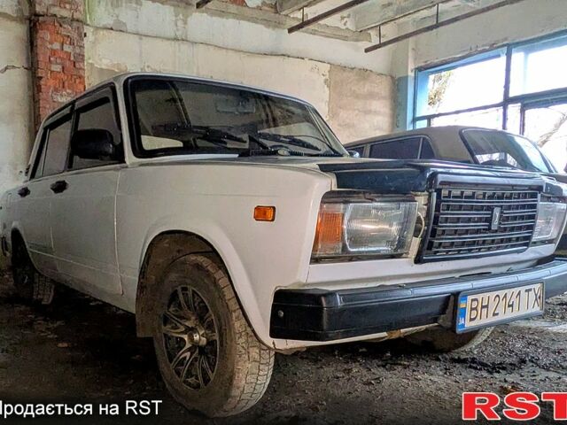 Білий ВАЗ 2107, об'ємом двигуна 1.5 л та пробігом 100 тис. км за 1300 $, фото 4 на Automoto.ua