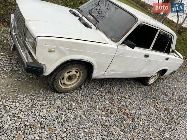 Белый ВАЗ 2107, объемом двигателя 1.5 л и пробегом 350 тыс. км за 406 $, фото 1 на Automoto.ua