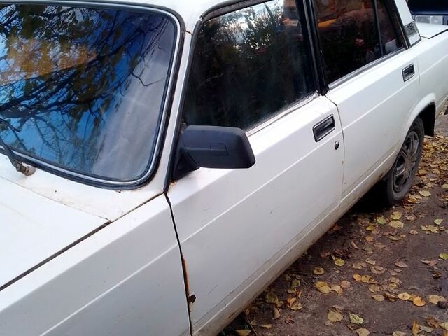 Белый ВАЗ 2107, объемом двигателя 1.5 л и пробегом 111 тыс. км за 500 $, фото 1 на Automoto.ua