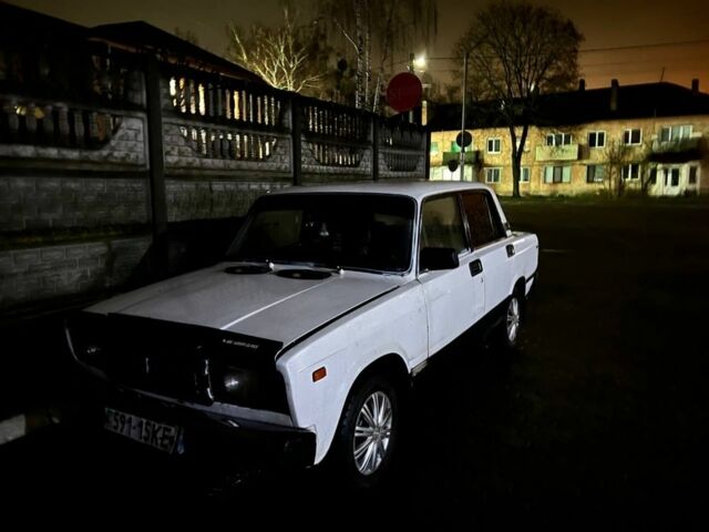 Белый ВАЗ 2107, объемом двигателя 1.5 л и пробегом 30 тыс. км за 600 $, фото 2 на Automoto.ua