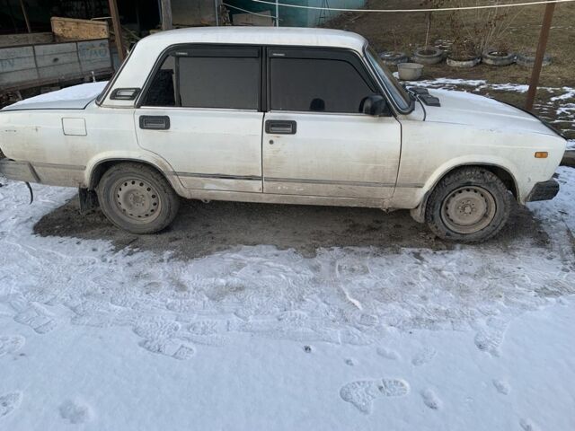 ВАЗ 2107 1994 в Каменце-Подольском на Automoto.ua Белый ВАЗ 2107, объемом двигателя 1.3 л и пробегом 6 тыс. км за 650 $, фото 4 на Automoto.ua