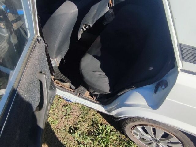 ВАЗ 2107 1994 в Зенькове на Automoto.ua Белый ВАЗ 2107, объемом двигателя 1.5 л и пробегом 350 тыс. км за 358 $, фото 6 на Automoto.ua