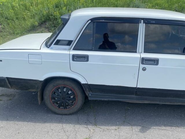 Белый ВАЗ 2107, объемом двигателя 1.5 л и пробегом 90 тыс. км за 647 $, фото 8 на Automoto.ua