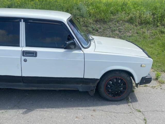 Белый ВАЗ 2107, объемом двигателя 1.5 л и пробегом 90 тыс. км за 647 $, фото 9 на Automoto.ua