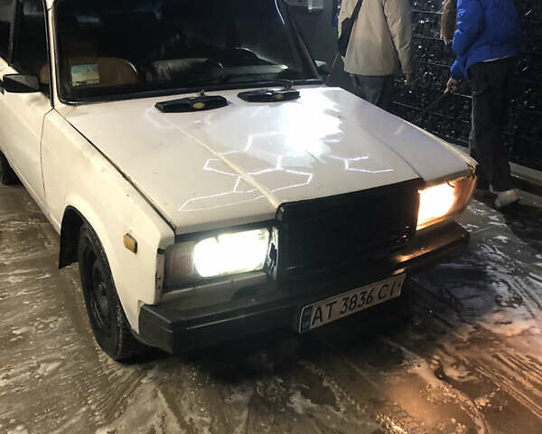Белый ВАЗ 2107, объемом двигателя 1.3 л и пробегом 70 тыс. км за 240 $, фото 1 на Automoto.ua