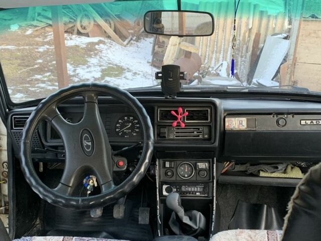 ВАЗ 2107 1994 в Каменце-Подольском на Automoto.ua Белый ВАЗ 2107, объемом двигателя 1.3 л и пробегом 6 тыс. км за 650 $, фото 1 на Automoto.ua