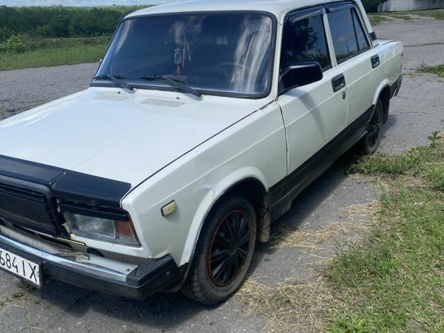 Белый ВАЗ 2107, объемом двигателя 1.5 л и пробегом 90 тыс. км за 647 $, фото 7 на Automoto.ua