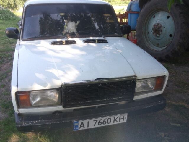 Белый ВАЗ 2107, объемом двигателя 1.5 л и пробегом 28 тыс. км за 950 $, фото 3 на Automoto.ua