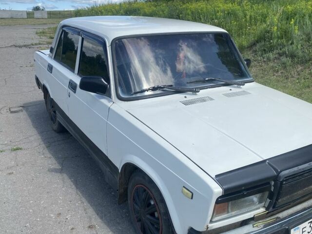 Белый ВАЗ 2107, объемом двигателя 1.5 л и пробегом 90 тыс. км за 647 $, фото 6 на Automoto.ua