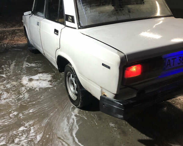 Белый ВАЗ 2107, объемом двигателя 1.3 л и пробегом 70 тыс. км за 240 $, фото 6 на Automoto.ua