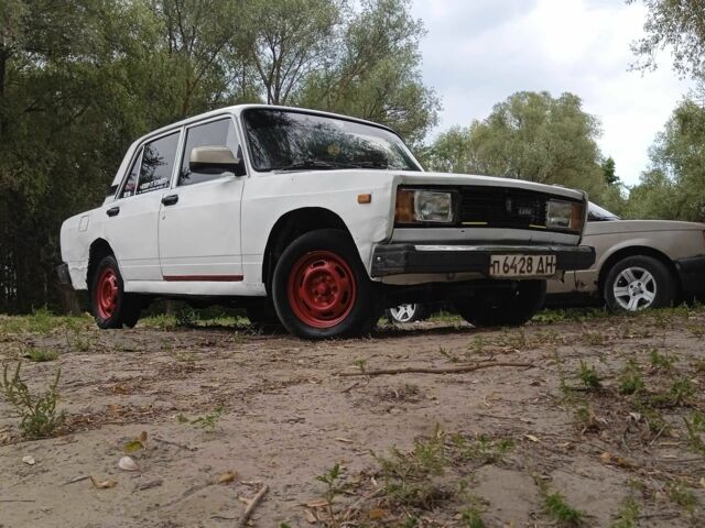 Белый ВАЗ 2107, объемом двигателя 1.5 л и пробегом 89 тыс. км за 443 $, фото 1 на Automoto.ua
