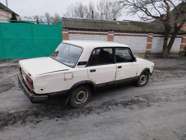 Білий ВАЗ 2107, об'ємом двигуна 0 л та пробігом 99 тис. км за 296 $, фото 1 на Automoto.ua