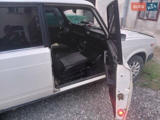 Белый ВАЗ 2107, объемом двигателя 1.5 л и пробегом 95 тыс. км за 1500 $, фото 4 на Automoto.ua