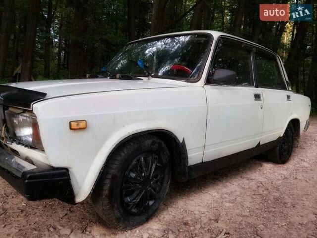 Белый ВАЗ 2107, объемом двигателя 1.5 л и пробегом 80 тыс. км за 1180 $, фото 5 на Automoto.ua