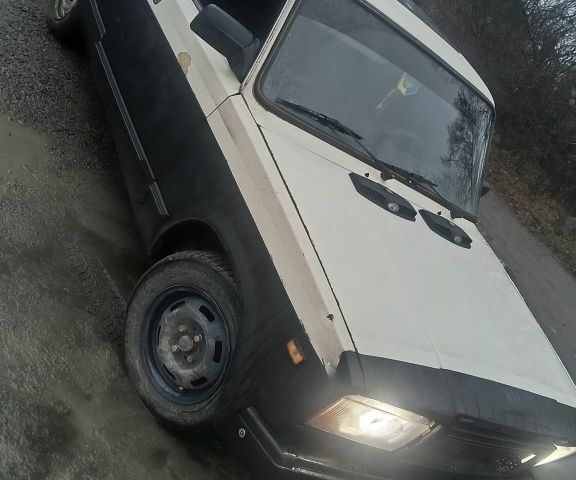 Белый ВАЗ 2107, объемом двигателя 1.7 л и пробегом 300 тыс. км за 497 $, фото 2 на Automoto.ua