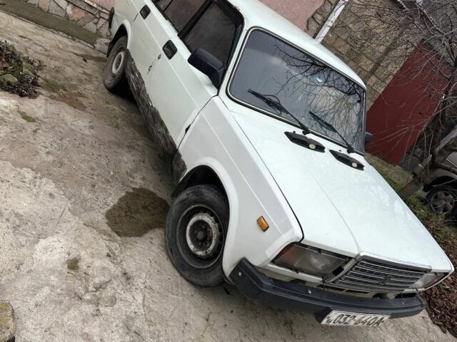 Белый ВАЗ 2107, объемом двигателя 1.5 л и пробегом 120 тыс. км за 450 $, фото 4 на Automoto.ua