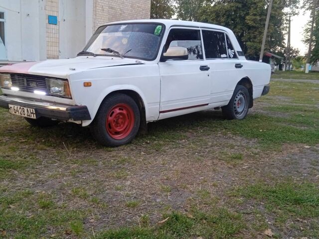Белый ВАЗ 2107, объемом двигателя 1.5 л и пробегом 89 тыс. км за 443 $, фото 4 на Automoto.ua