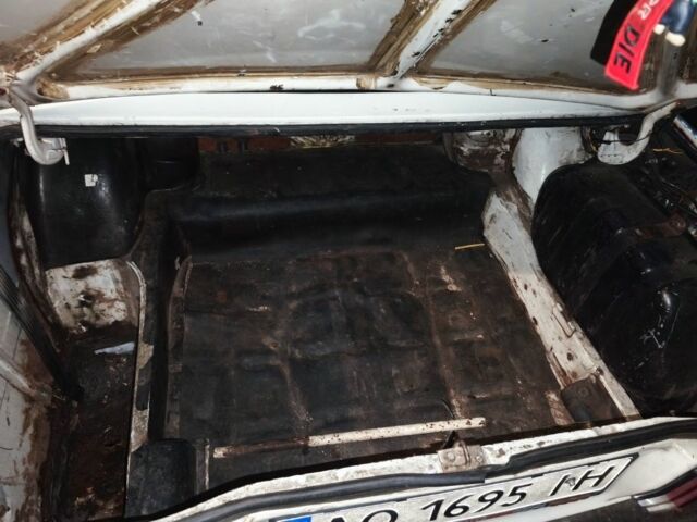 Белый ВАЗ 2107, объемом двигателя 1.5 л и пробегом 50 тыс. км за 355 $, фото 9 на Automoto.ua