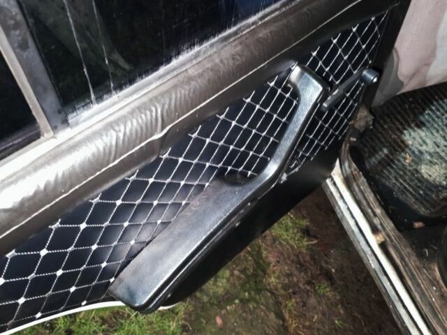 Белый ВАЗ 2107, объемом двигателя 1.5 л и пробегом 50 тыс. км за 355 $, фото 8 на Automoto.ua