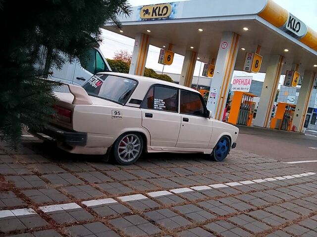 Белый ВАЗ 2107, объемом двигателя 1.6 л и пробегом 0 тыс. км за 1500 $, фото 1 на Automoto.ua