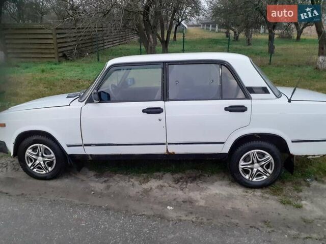 Белый ВАЗ 2107, объемом двигателя 1.45 л и пробегом 30 тыс. км за 1350 $, фото 14 на Automoto.ua