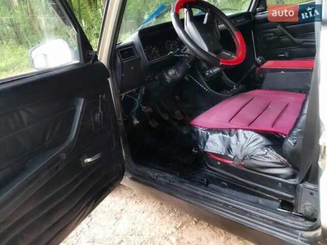 Белый ВАЗ 2107, объемом двигателя 1.5 л и пробегом 80 тыс. км за 1180 $, фото 6 на Automoto.ua