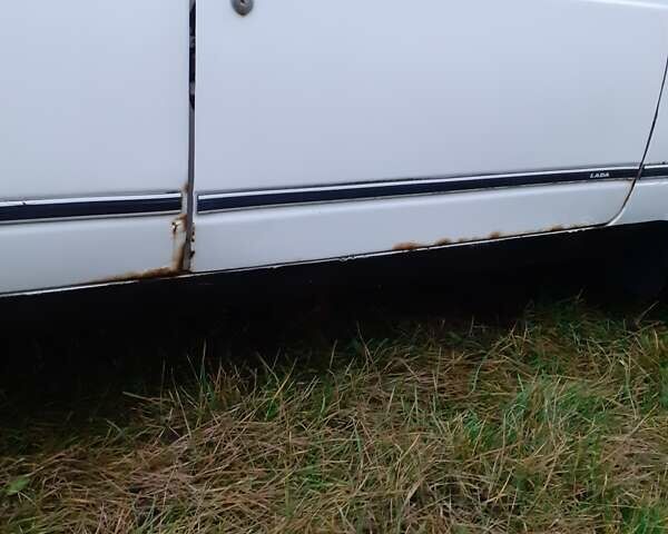 Белый ВАЗ 2107, объемом двигателя 1.45 л и пробегом 30 тыс. км за 1350 $, фото 17 на Automoto.ua