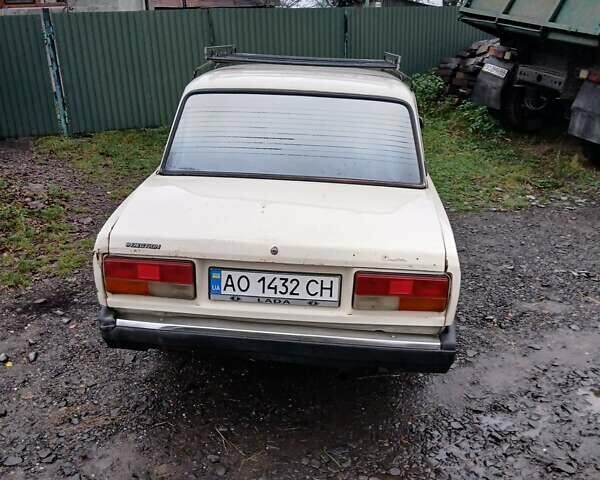 Белый ВАЗ 2107, объемом двигателя 1.7 л и пробегом 38 тыс. км за 700 $, фото 2 на Automoto.ua