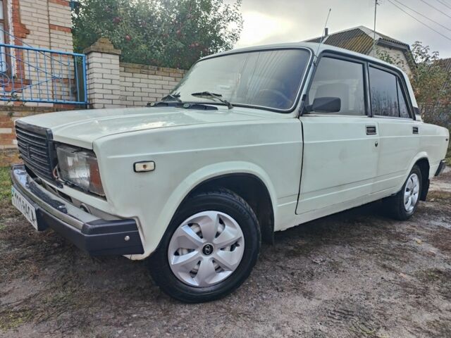 ВАЗ 2107 1996 у Ахтырке на Automoto.ua Білий ВАЗ 2107, об'ємом двигуна 1.5 л та пробігом 77 тис. км за 1100 $, фото 3 на Automoto.ua