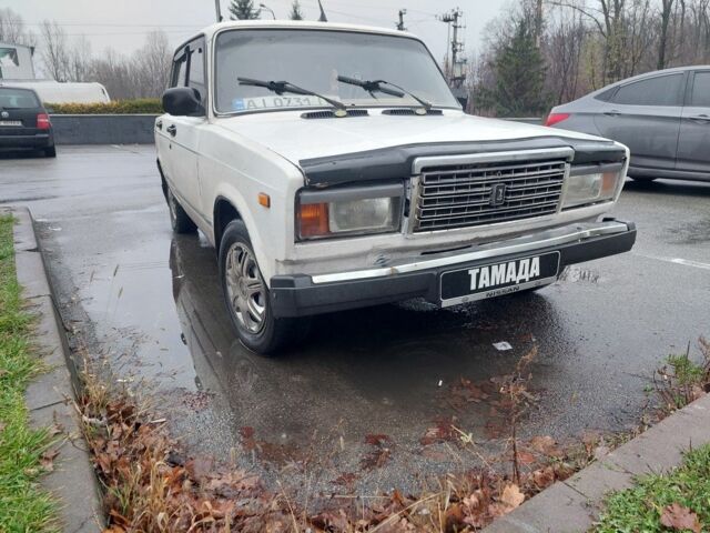 Белый ВАЗ 2107, объемом двигателя 1.5 л и пробегом 100 тыс. км за 427 $, фото 4 на Automoto.ua