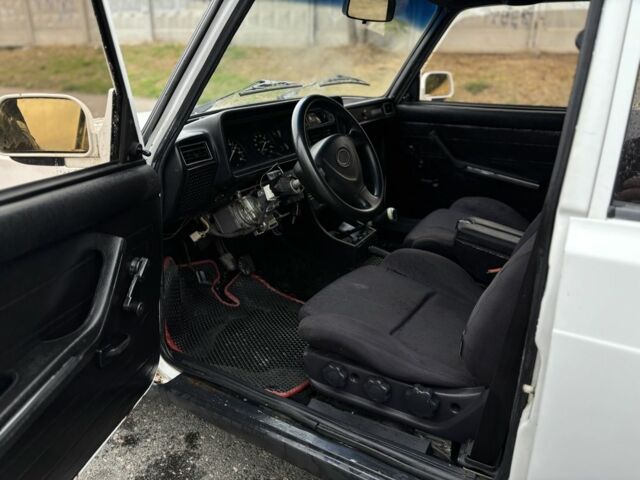 Белый ВАЗ 2107, объемом двигателя 1.6 л и пробегом 200 тыс. км за 699 $, фото 10 на Automoto.ua