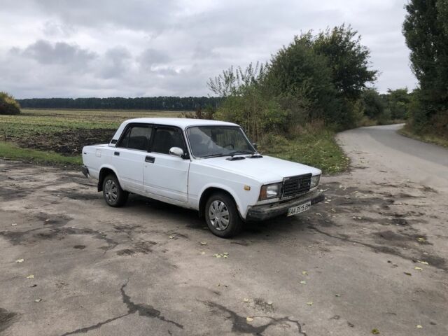 Білий ВАЗ 2107, об'ємом двигуна 1.3 л та пробігом 300 тис. км за 400 $, фото 1 на Automoto.ua