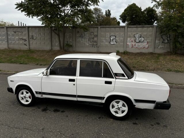 Белый ВАЗ 2107, объемом двигателя 1.6 л и пробегом 200 тыс. км за 699 $, фото 6 на Automoto.ua