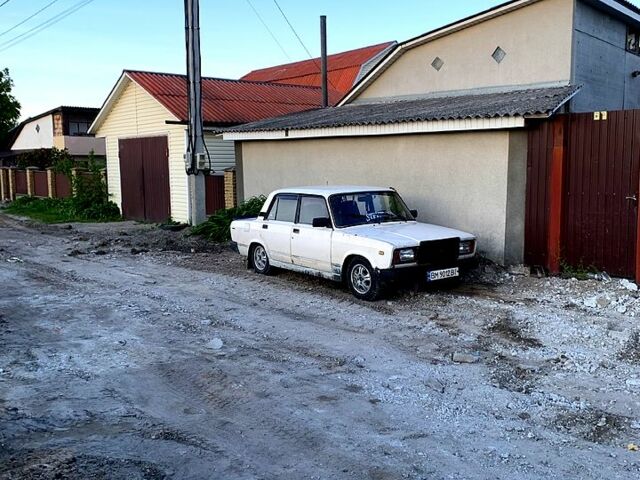 Білий ВАЗ 2107, об'ємом двигуна 1.5 л та пробігом 120 тис. км за 900 $, фото 2 на Automoto.ua