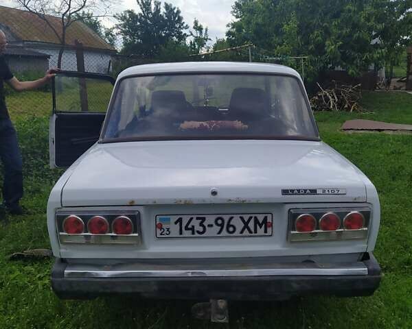 ВАЗ 2107 1996 в Хмельницком на Automoto.ua Белый ВАЗ 2107, объемом двигателя 0 л и пробегом 100 тыс. км за 1200 $, фото 1 на Automoto.ua