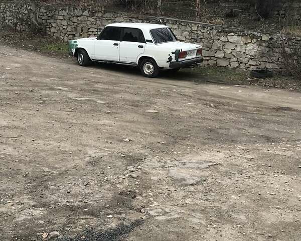 Белый ВАЗ 2107, объемом двигателя 0 л и пробегом 300 тыс. км за 906 $, фото 4 на Automoto.ua